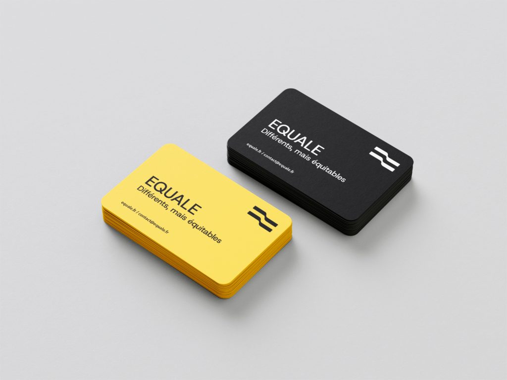Carte de visite premium pour l’association Equale, créée par Ambroise Le Guennec, graphiste freelance à Muzillac (Morbihan) – design épuré et fond noir ou jaune.
