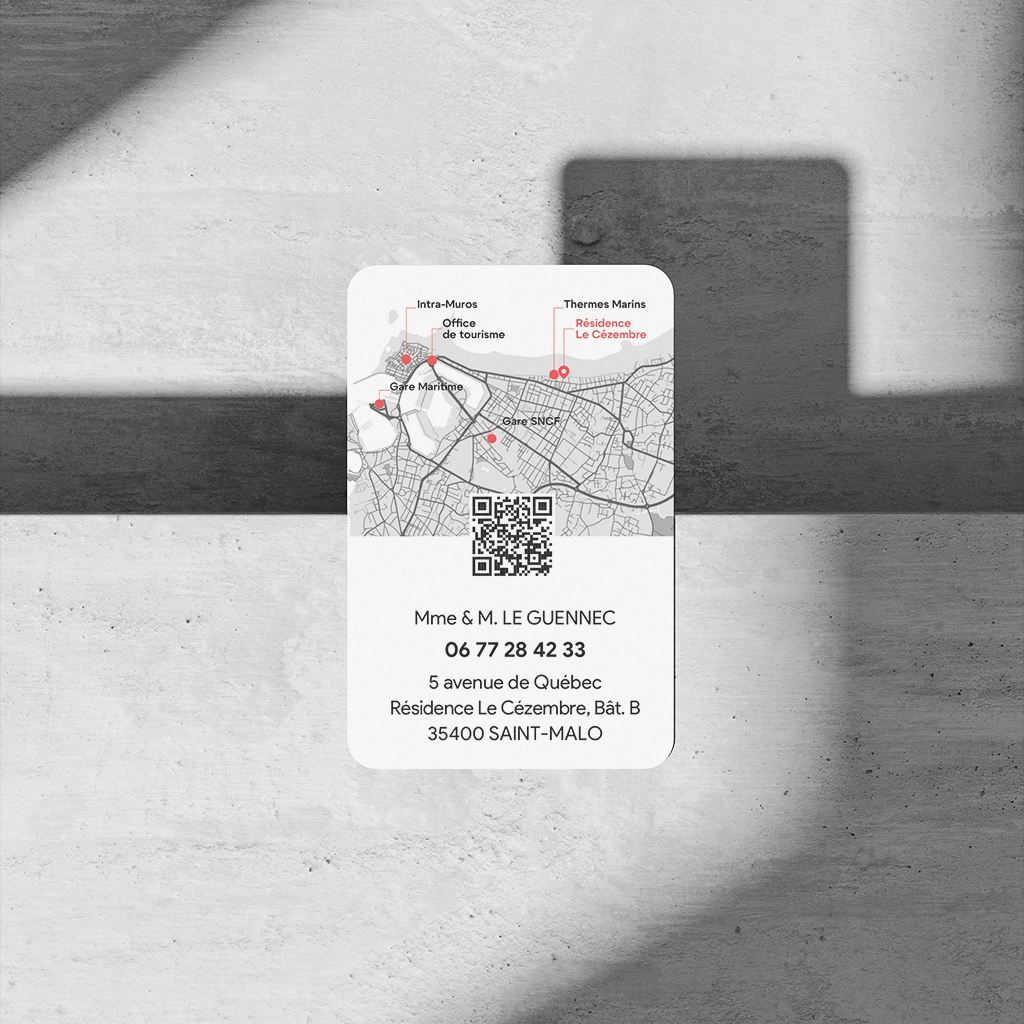 Carte de visite pour une location d’appartement à Saint-Malo, design professionnel réalisé par le graphiste freelance Ambroise Le Guennec.